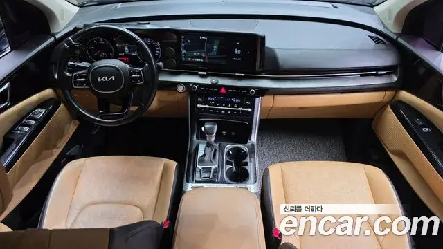 Kia Carnival 2021 — ფოტო 14/20