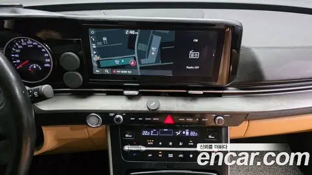 Kia Carnival 2021 — ფოტო 18/20