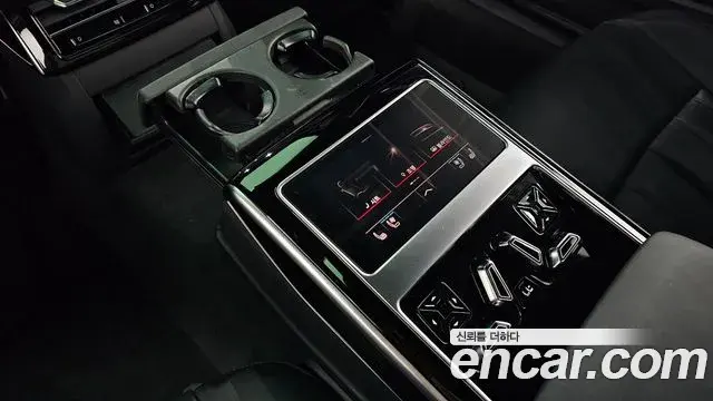 Audi A8 2021 — ფოტო 10/20