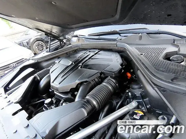 Genesis GV80 2021 — Photo 19/20