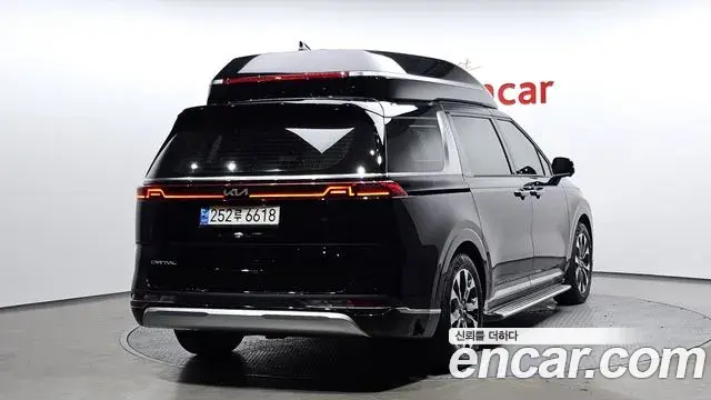 Kia Carnival 2022 — Photo 18/20