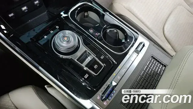 Kia Carnival 2022 — Photo 4/20