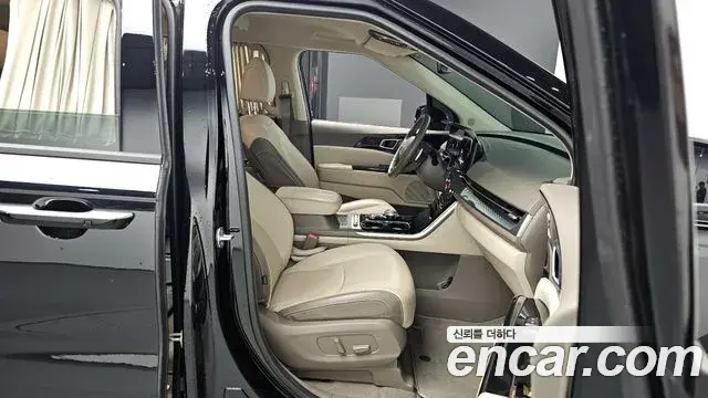 Kia Carnival 2022 — Photo 6/20
