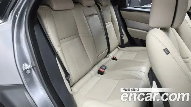 Land Rover Range Rover Velar 2018 — Photo 17/19