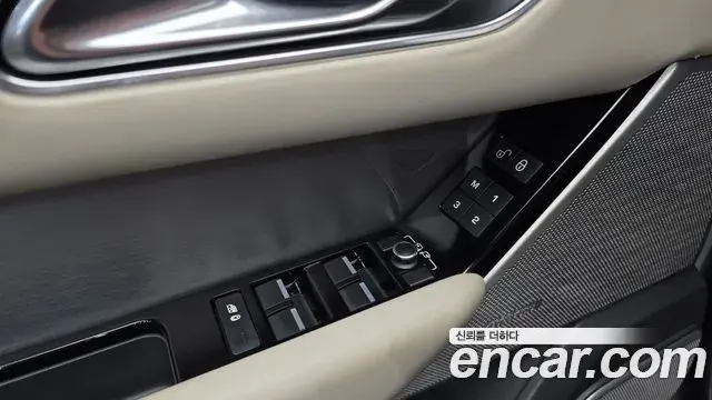 Land Rover Range Rover Velar 2018 — Photo 10/19