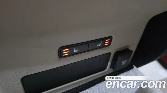 Land Rover Range Rover Velar 2018 — Photo 3/19