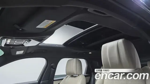 Land Rover Range Rover Velar 2018 — Photo 9/19