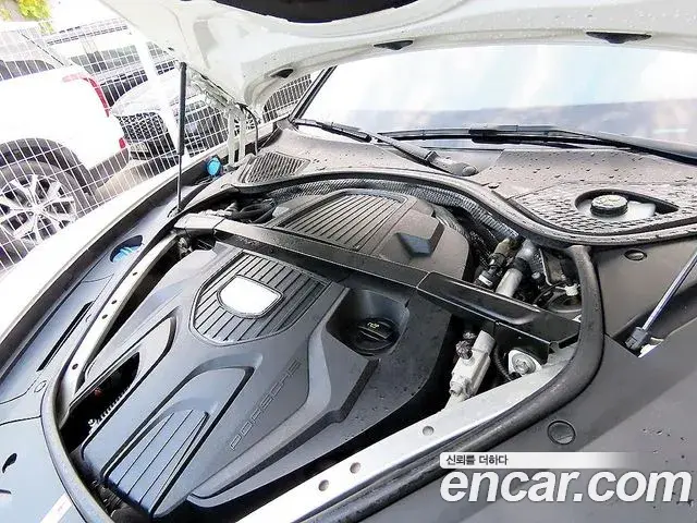 Porsche Panamera 2018 — ფოტო 13/20