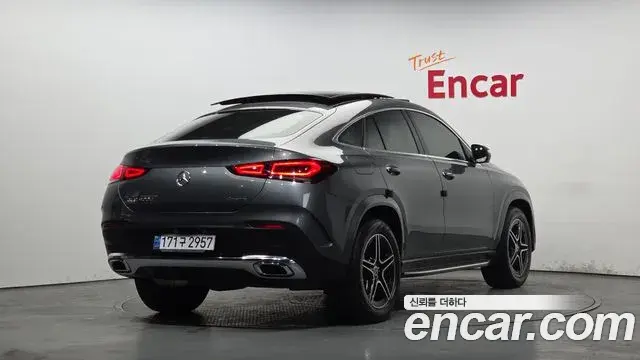 Mercedes-Benz GLE-Class 2021 — Photo 3/20