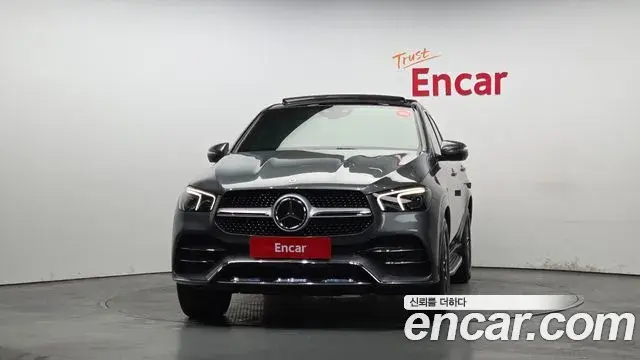 Mercedes-Benz GLE-Class 2021 — Photo 2/20