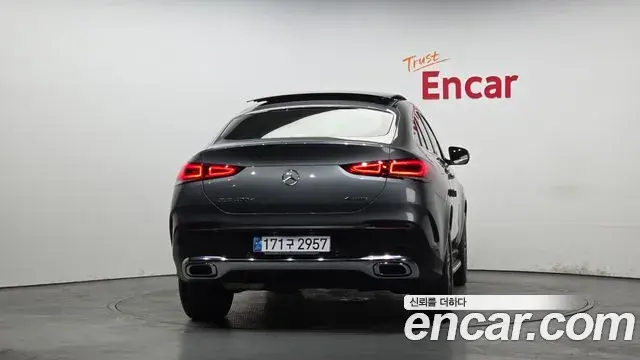 Mercedes-Benz GLE-Class 2021 — Photo 6/20
