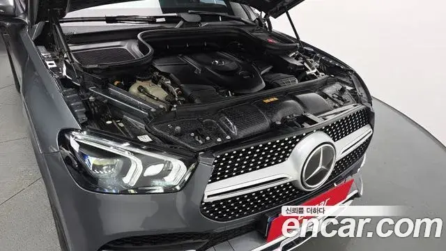 Mercedes-Benz GLE-Class 2021 — Photo 5/20