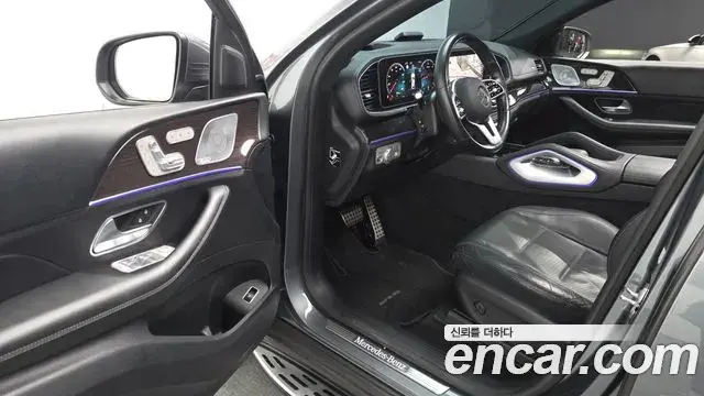 Mercedes-Benz GLE-Class 2021 — Photo 4/20