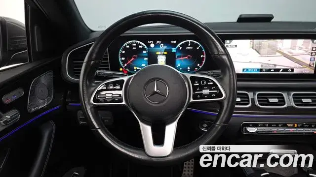 Mercedes-Benz GLE-Class 2021 — Photo 9/20