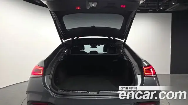 Mercedes-Benz GLE-Class 2021 — Photo 18/20