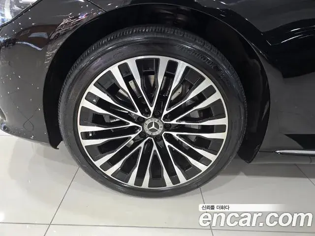 Mercedes-Benz S-Class 2023 — ფოტო 18/20