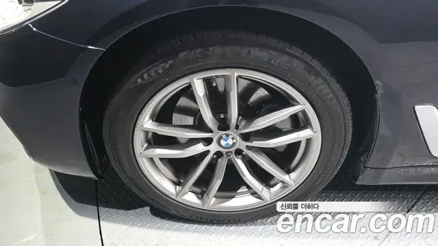 BMW 5 Series 2020 — ფოტო 4/20