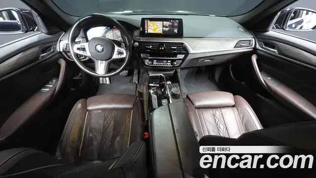 BMW 5 Series 2020 — ფოტო 13/20