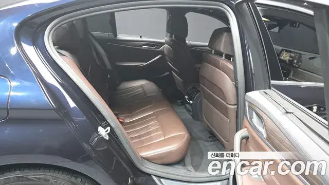 BMW 5 Series 2020 — ფოტო 20/20