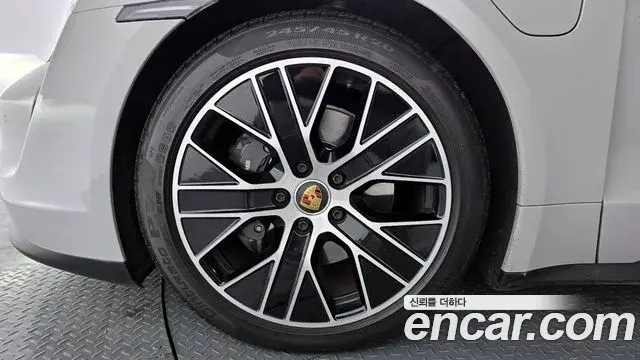 Porsche Taycan 2022 — Şəkil 14/20