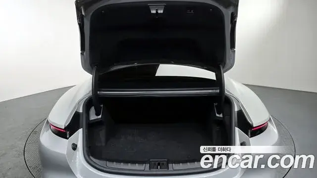 Porsche Taycan 2022 — Şəkil 13/20