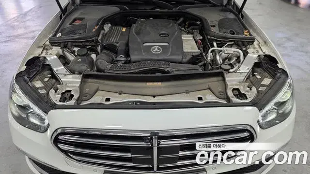 Mercedes-Benz E-Class 2023 — Şəkil 8/17