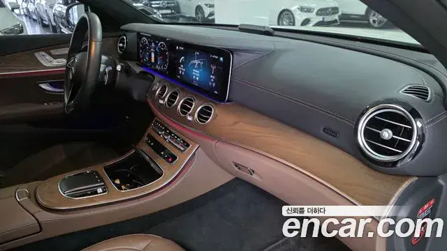 Mercedes-Benz E-Class 2023 — Şəkil 12/17
