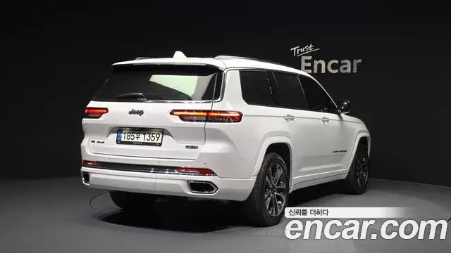 Jeep Grand Cherokee 2022 — Фото 2/20