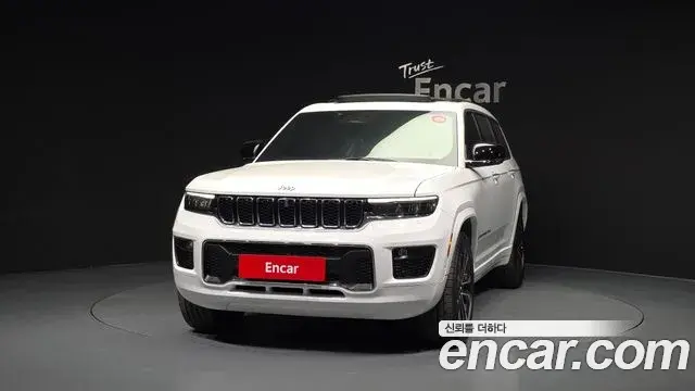 Jeep Grand Cherokee 2022 — Фото 3/20