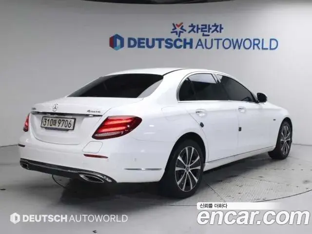 Mercedes-Benz E-Class 2020 — ფოტო 1/20