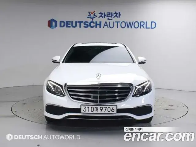 Mercedes-Benz E-Class 2020 — ფოტო 19/20