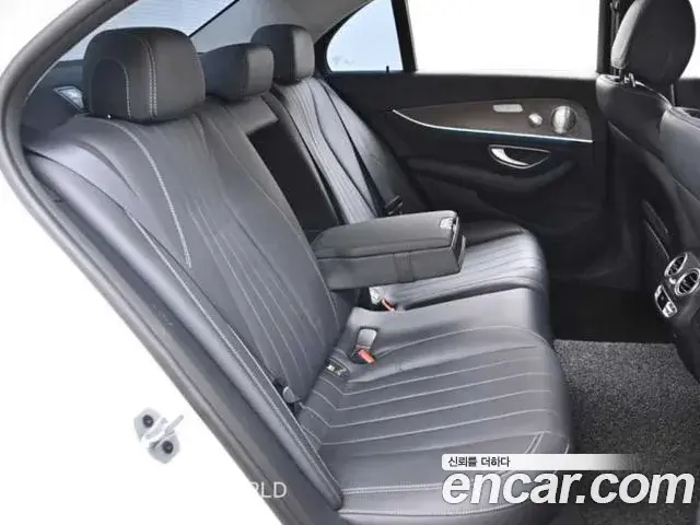 Mercedes-Benz E-Class 2020 — ფოტო 12/20