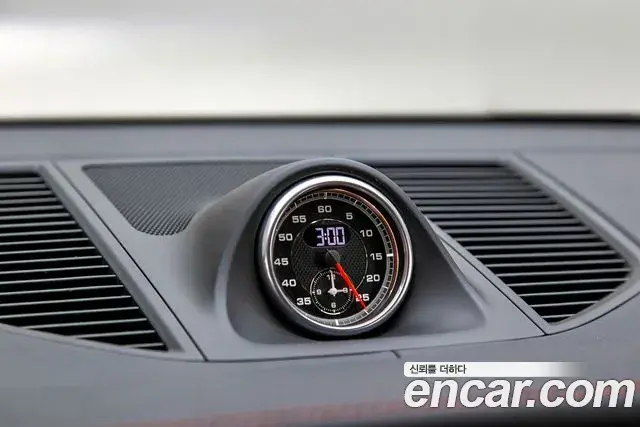 Porsche Macan 2020 — Şəkil 14/20