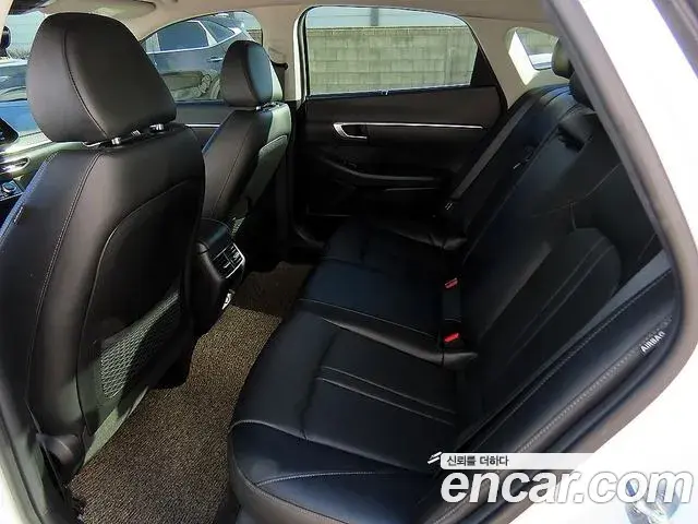 Hyundai Sonata Hybrid 2021 — ფოტო 19/20