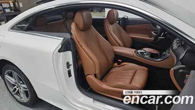 Mercedes-Benz E-Class 2018 — Фото 11/20