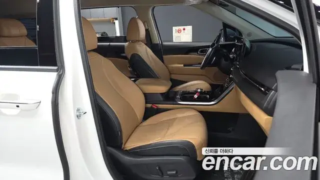 Kia Carnival 2022 — Şəkil 18/20