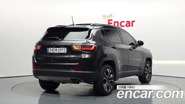 Jeep Compass 2022 — Photo 8/20