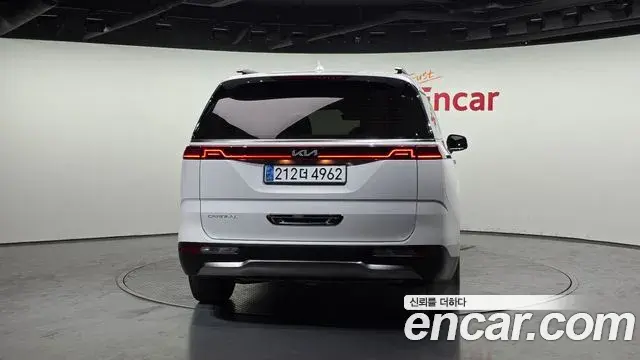 Kia Carnival 2023 — Фото 4/20