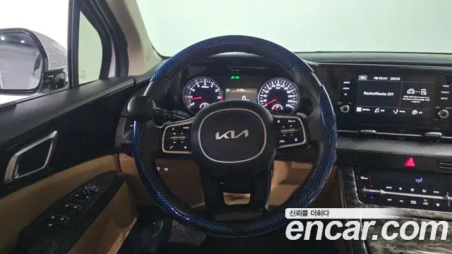 Kia Carnival 2023 — Фото 14/20
