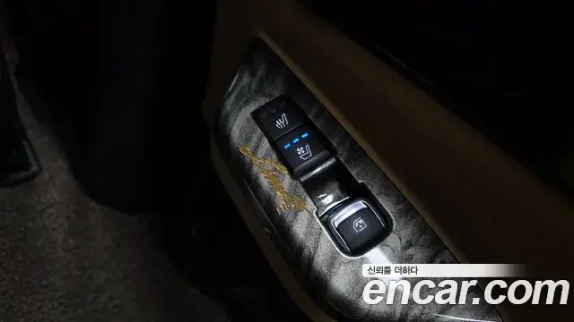 Kia Carnival 2023 — Фото 18/20