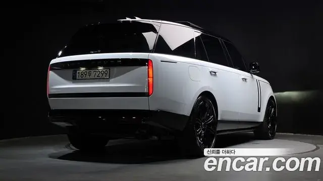 Land Rover Range Rover 2025 — ფოტო 15/20
