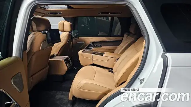 Land Rover Range Rover 2025 — ფოტო 13/20