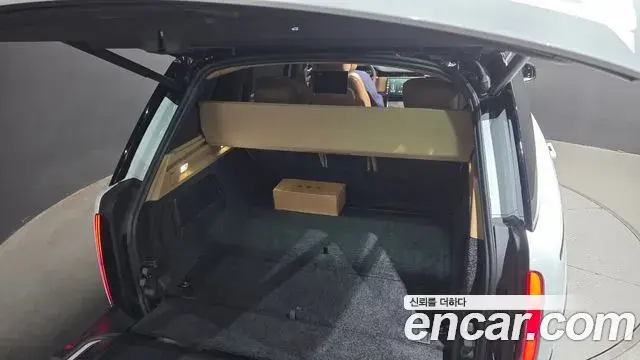 Land Rover Range Rover 2025 — ფოტო 10/20