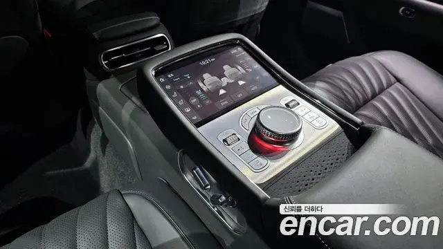 Genesis G90 2023 — ფოტო 18/20