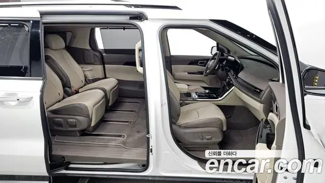 Kia Carnival 2020 — Фото 12/20
