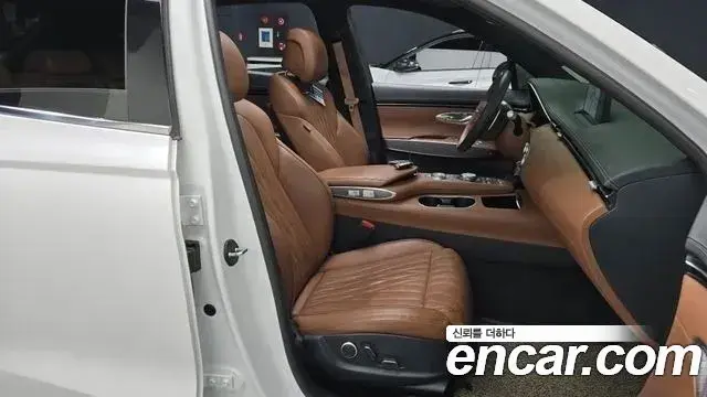 Genesis GV70 2021 — Photo 15/20