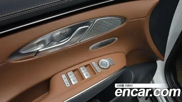Genesis GV70 2021 — Photo 14/20
