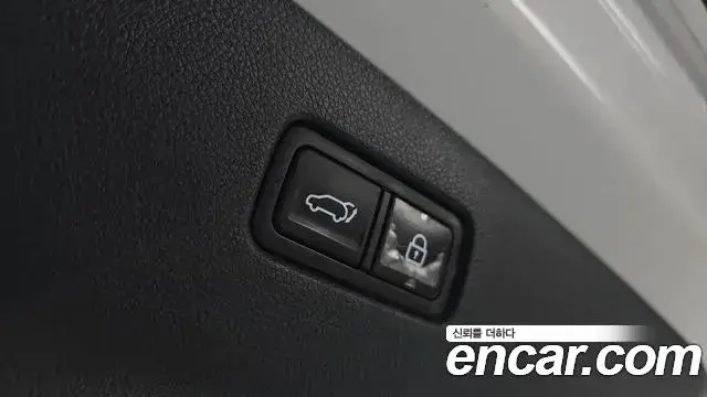 Genesis GV70 2021 — Photo 17/20