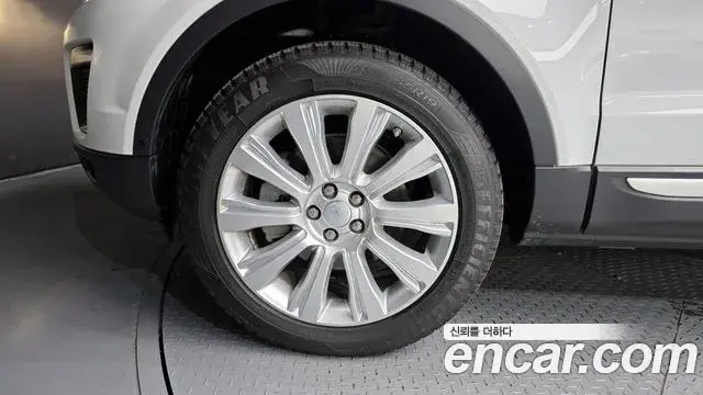 Land Rover Range Rover Evoque 2019 — Şəkil 17/20