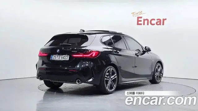 BMW 1 Series 2023 — Şəkil 6/20